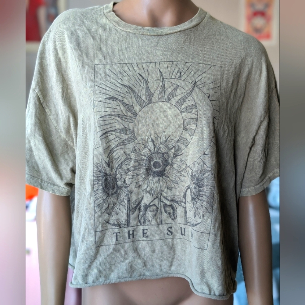 Sunflower "The Sun" Graphic Women's Crop Top